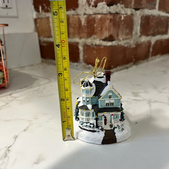 Thomas Kinkade Winter Memories Illuminated Ornament Victorian Christmas II 2000 - Picture 6 of 6